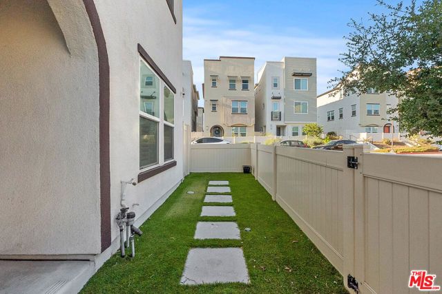 749 Daniel Freeman Circle, Inglewood, CA 90301