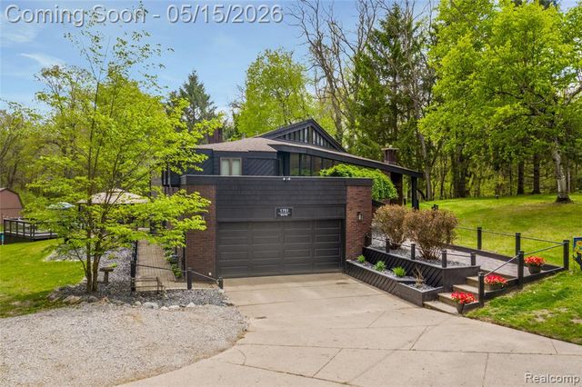 1751 Bird Road, Ortonville, MI 48462