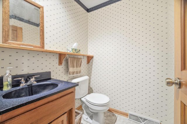 N6383 Hickory Cross, Plymouth, WI 53073