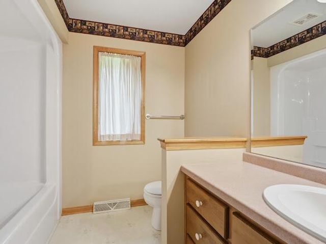 N6383 Hickory Cross, Plymouth, WI 53073