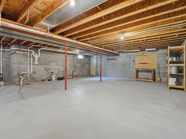 N6383 Hickory Cross, Plymouth, WI 53073