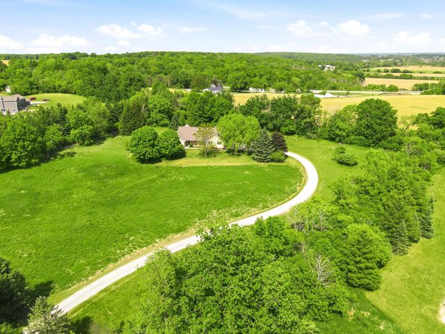 N6383 Hickory Cross, Plymouth, WI 53073