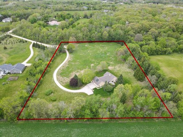 N6383 Hickory Cross, Plymouth, WI 53073
