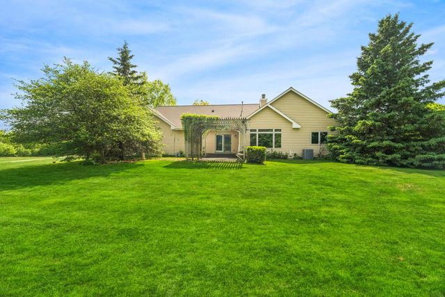 N6383 Hickory Cross, Plymouth, WI 53073