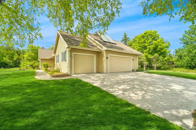 N6383 Hickory Cross, Plymouth, WI 53073