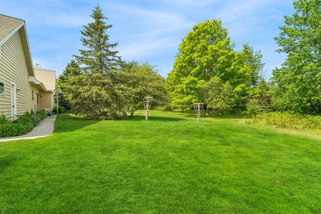 N6383 Hickory Cross, Plymouth, WI 53073