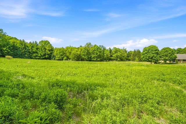 N6383 Hickory Cross, Plymouth, WI 53073