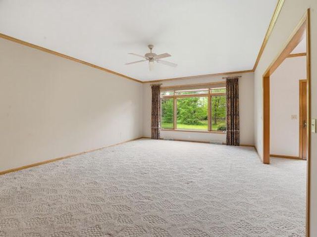 N6383 Hickory Cross, Plymouth, WI 53073