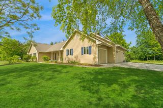 N6383 Hickory Cross, Plymouth, WI 53073