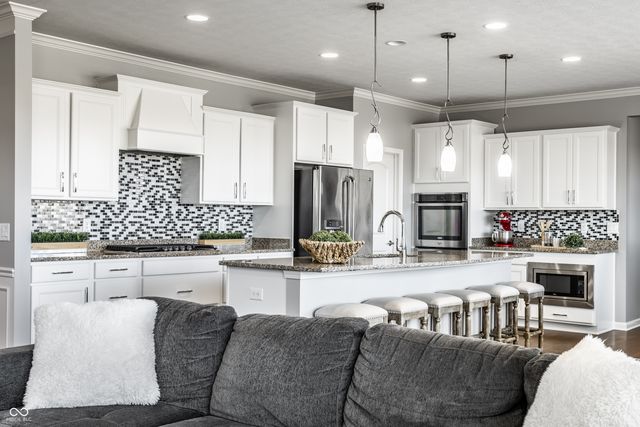 4450 Voyageur Way, Carmel, IN 46074