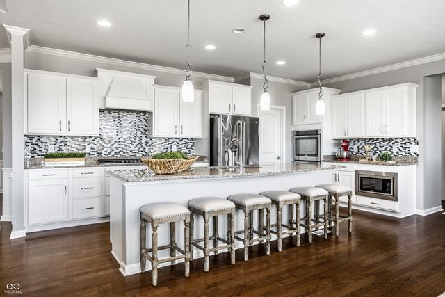 4450 Voyageur Way, Carmel, IN 46074