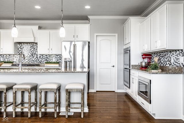 4450 Voyageur Way, Carmel, IN 46074