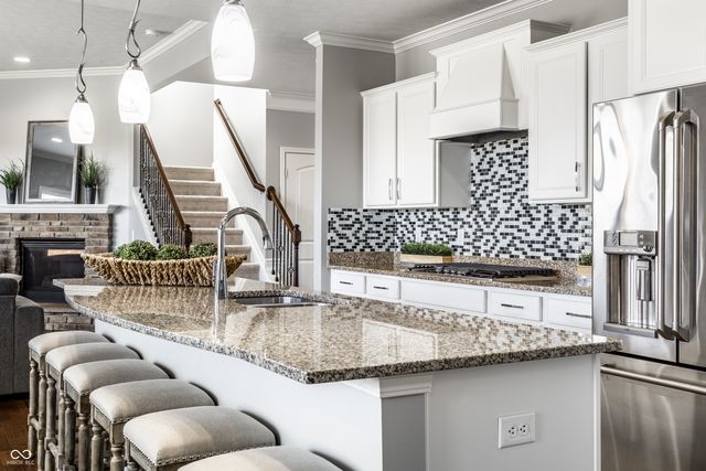 4450 Voyageur Way, Carmel, IN 46074