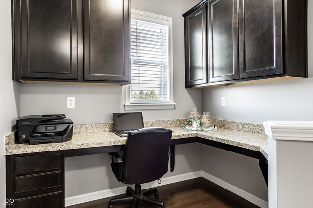 4450 Voyageur Way, Carmel, IN 46074