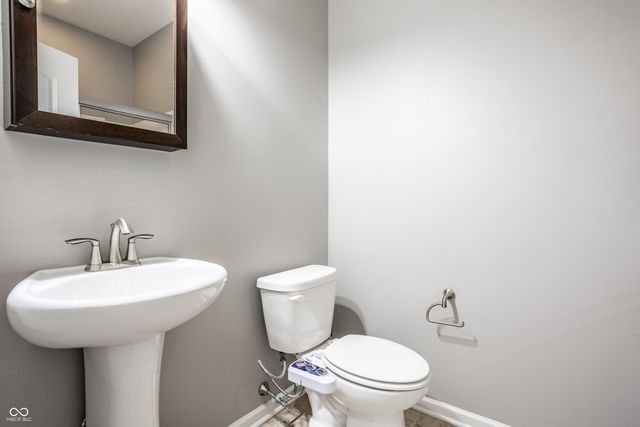 4450 Voyageur Way, Carmel, IN 46074