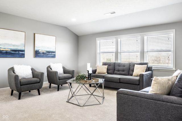 4450 Voyageur Way, Carmel, IN 46074