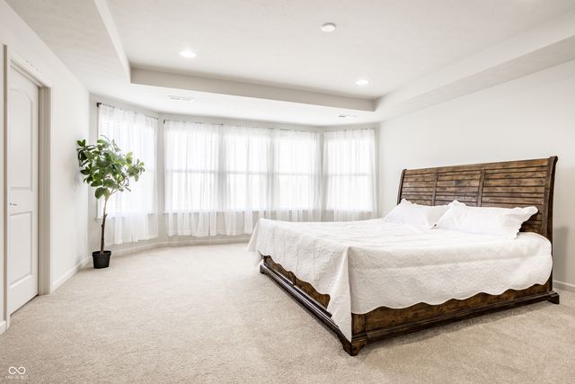 4450 Voyageur Way, Carmel, IN 46074