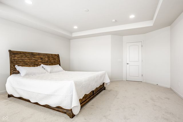 4450 Voyageur Way, Carmel, IN 46074