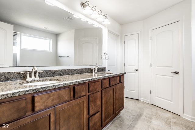 4450 Voyageur Way, Carmel, IN 46074