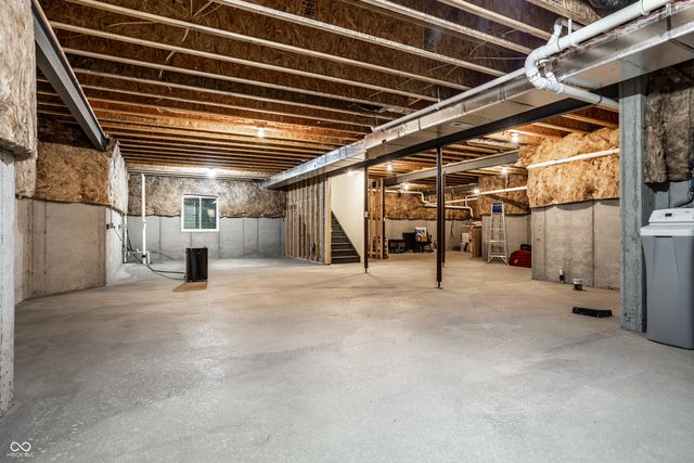 4450 Voyageur Way, Carmel, IN 46074