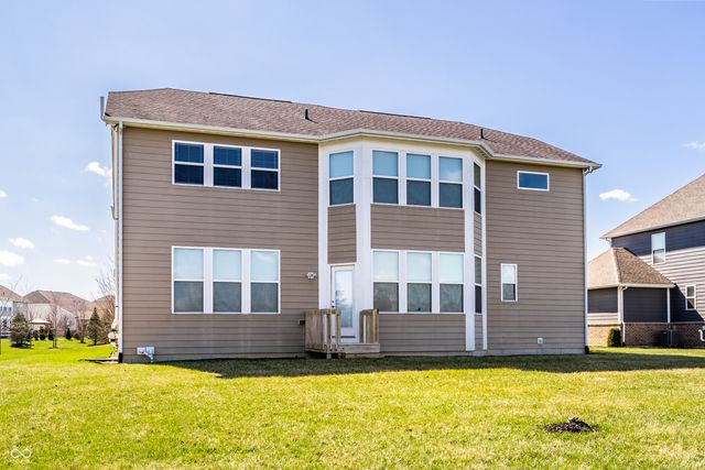 4450 Voyageur Way, Carmel, IN 46074