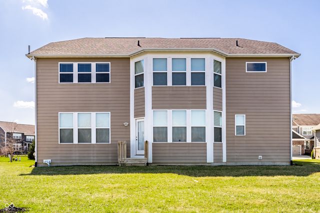 4450 Voyageur Way, Carmel, IN 46074