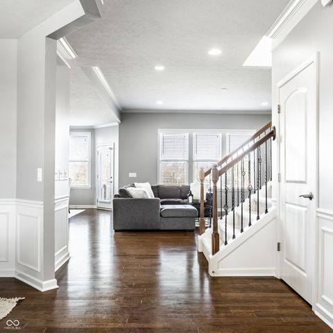 4450 Voyageur Way, Carmel, IN 46074