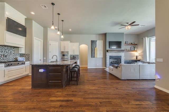 14403 Bella Terra Way, Edmond, OK 73034