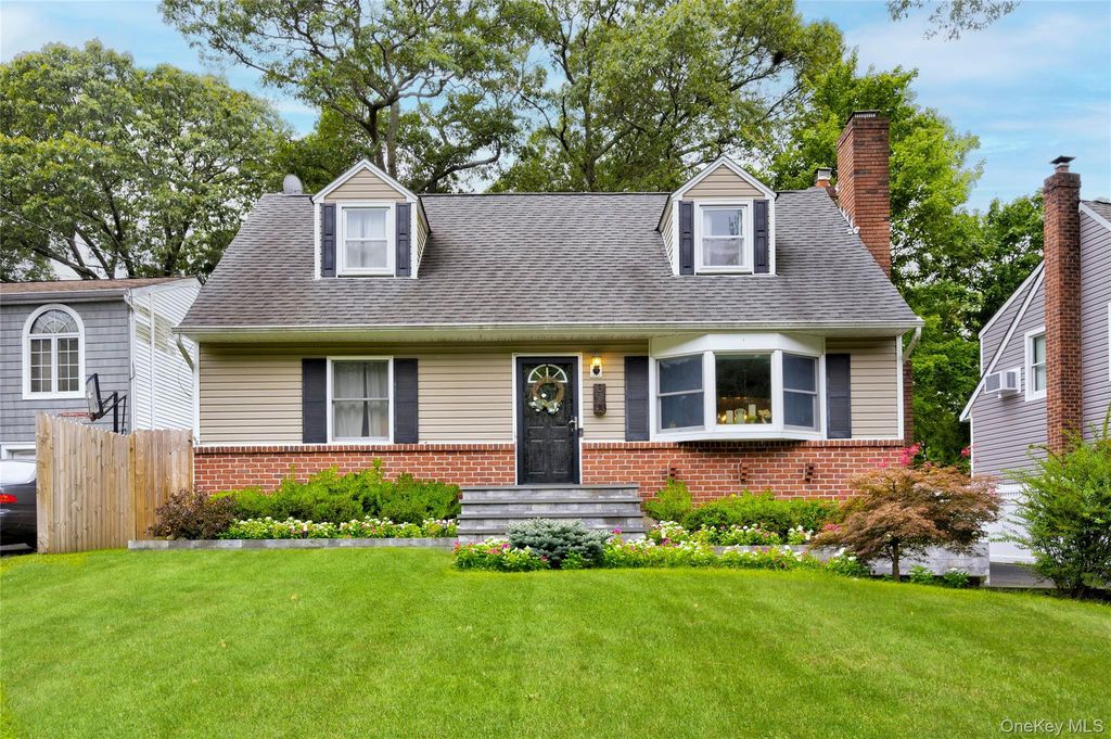 31 Circle Drive, East Northport, NY 11731