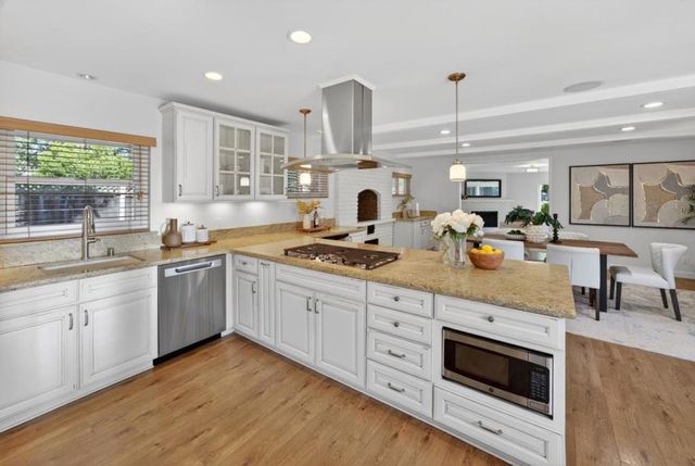 26 Sevilla Drive, Los Altos, CA 94022