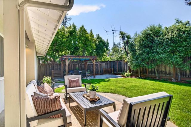 26 Sevilla Drive, Los Altos, CA 94022