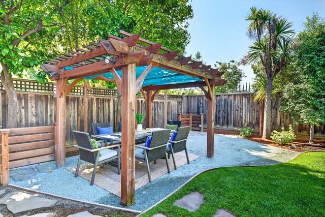 26 Sevilla Drive, Los Altos, CA 94022