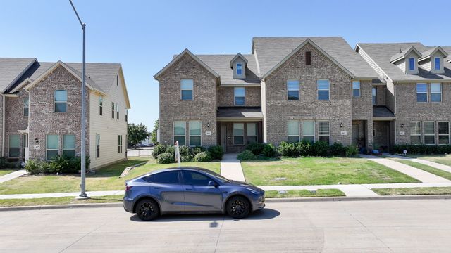 441 Milverton Drive, Fort Worth, TX 76036