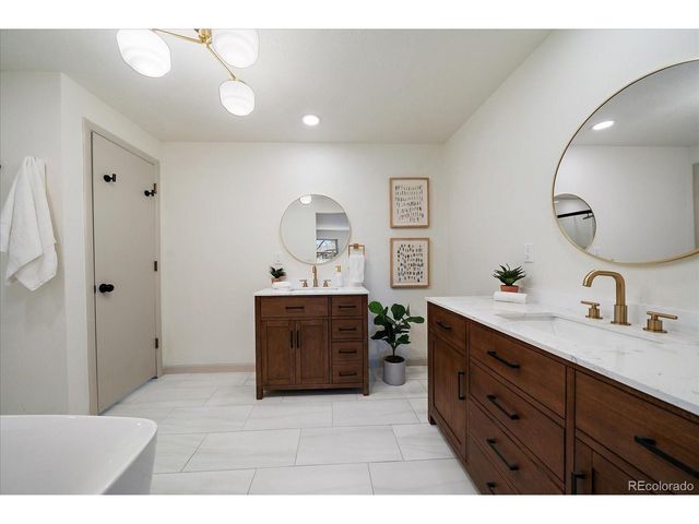 9357 W Iowa Ave, Lakewood, CO 80232