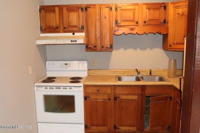 11 Jefferson Street, Schenectady, NY 12305