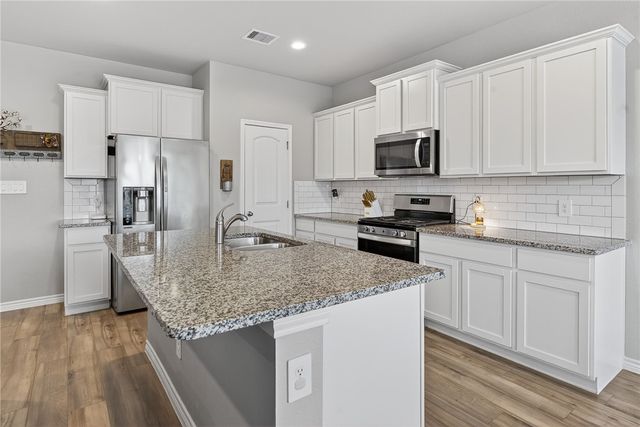 1346 Regents Park Lane, Corpus Christi, TX 78415