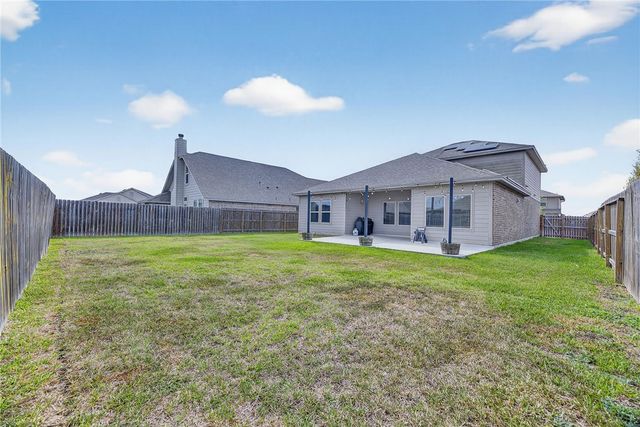 1346 Regents Park Lane, Corpus Christi, TX 78415