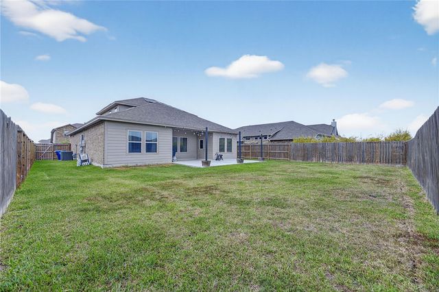 1346 Regents Park Lane, Corpus Christi, TX 78415