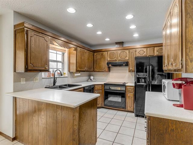 1245 Sue Lane, Choctaw, OK 73020