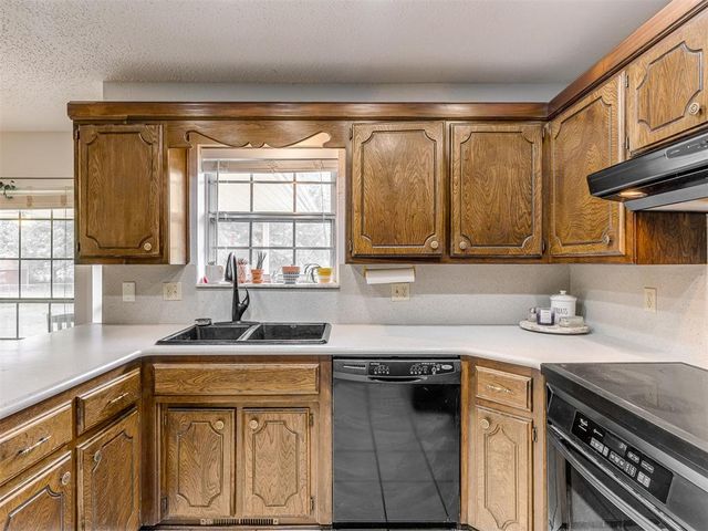 1245 Sue Lane, Choctaw, OK 73020