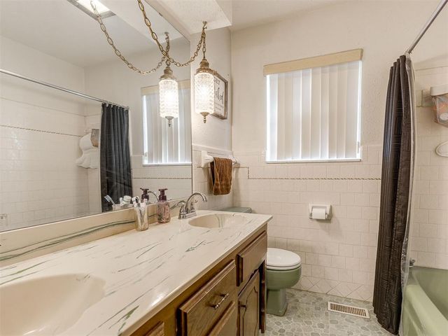 1245 Sue Lane, Choctaw, OK 73020