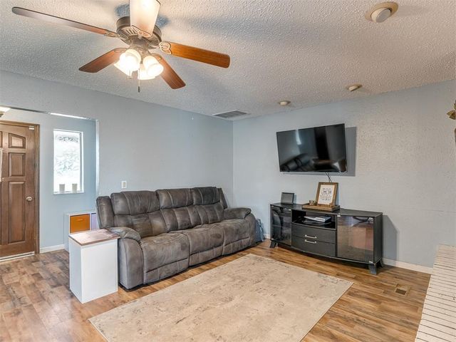 1245 Sue Lane, Choctaw, OK 73020