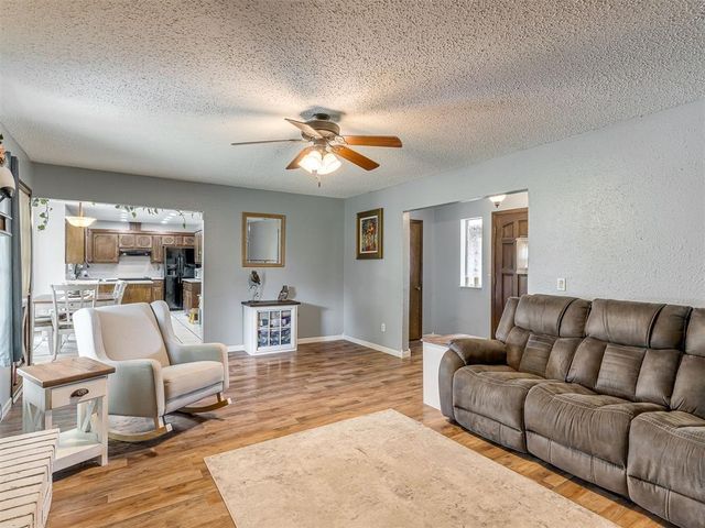 1245 Sue Lane, Choctaw, OK 73020