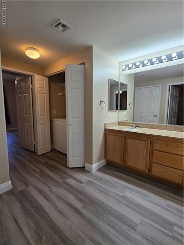 10001 Peace Way 2235, Las Vegas, NV 89147