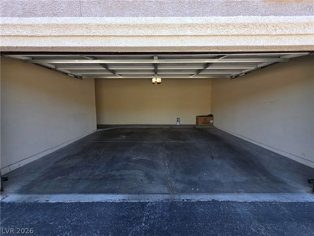 10001 Peace Way 2235, Las Vegas, NV 89147