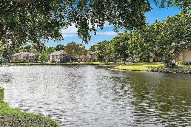 9370 SW 1st Street 106, Plantation, FL 33324