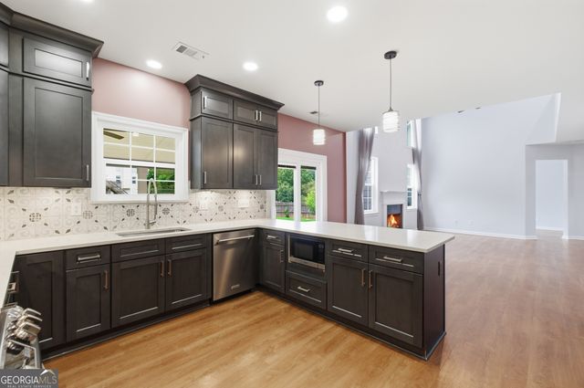 1060 Forest Creek Drive, Canton, GA 30115
