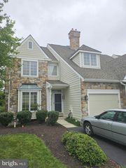 57 LONGVIEW CIR #57, Berwyn, PA 19312