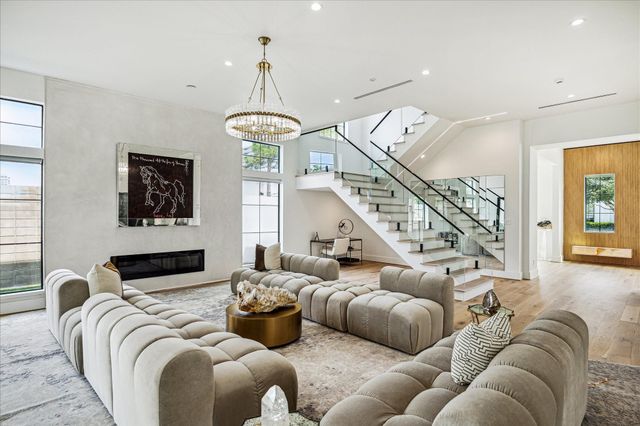 4002 Meadow Lake Lane, Houston, TX 77027