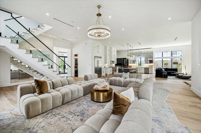 4002 Meadow Lake Lane, Houston, TX 77027